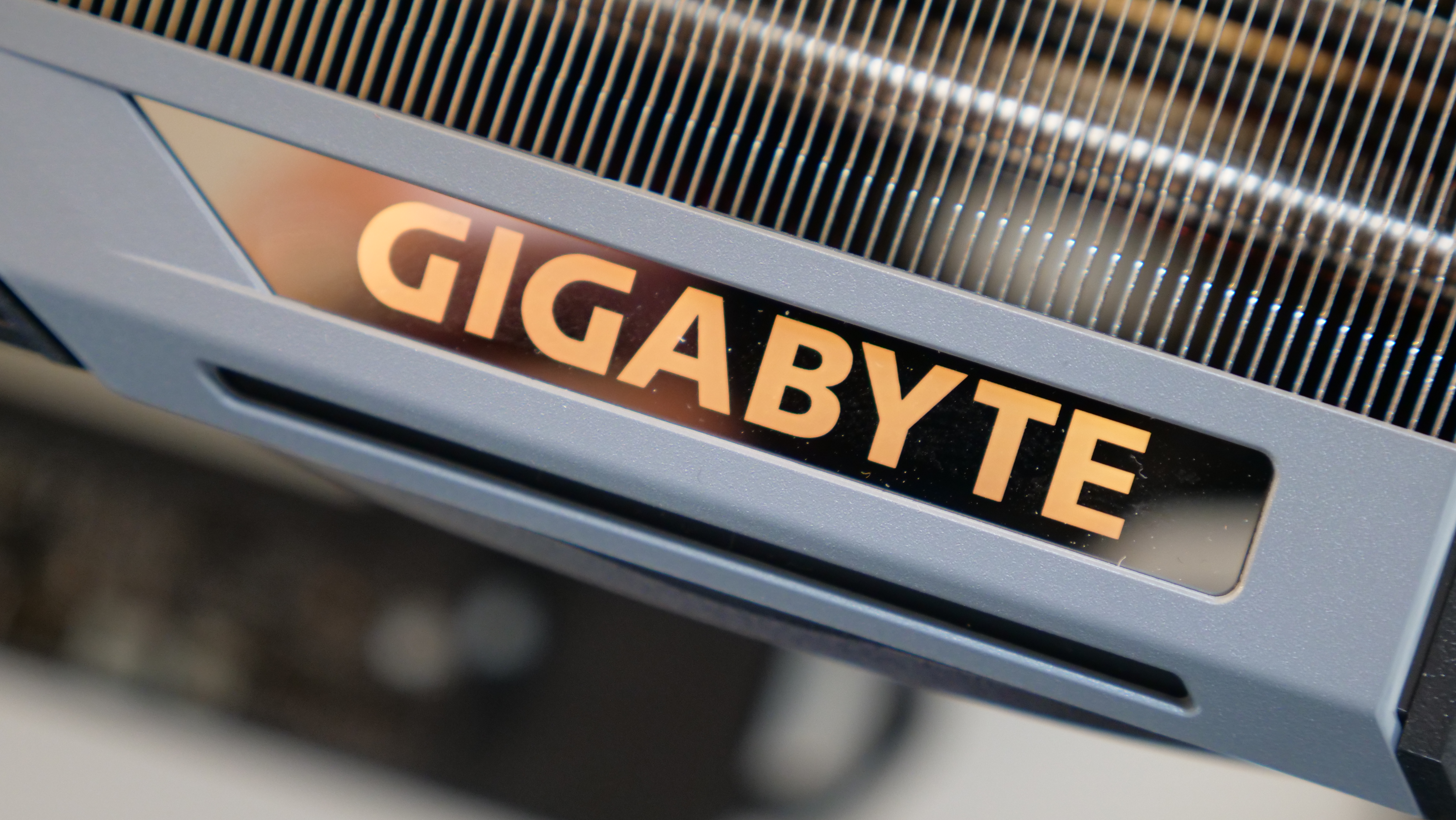 Gigabyte RTX 4090 Gaming OC RGB-Logo.JPG